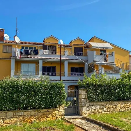 Apartment Fuer 7 Personen Ca 100 Qm In Rovinj, Istrien Istrische Riviera *