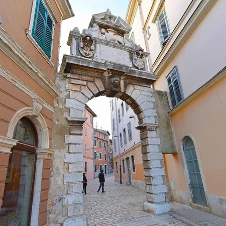 Fuer 7 Personen Ca 100 Qm In Rovinj, Istrien Istrische Riviera Apartment *
